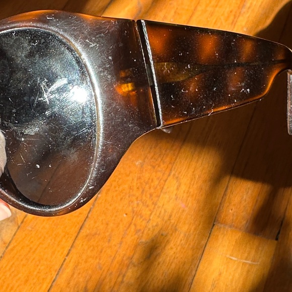 Oliver Peoples The Row “Don’t Bother Me” Sunglasses in Tortoise/Blue - Picture 4 of 7